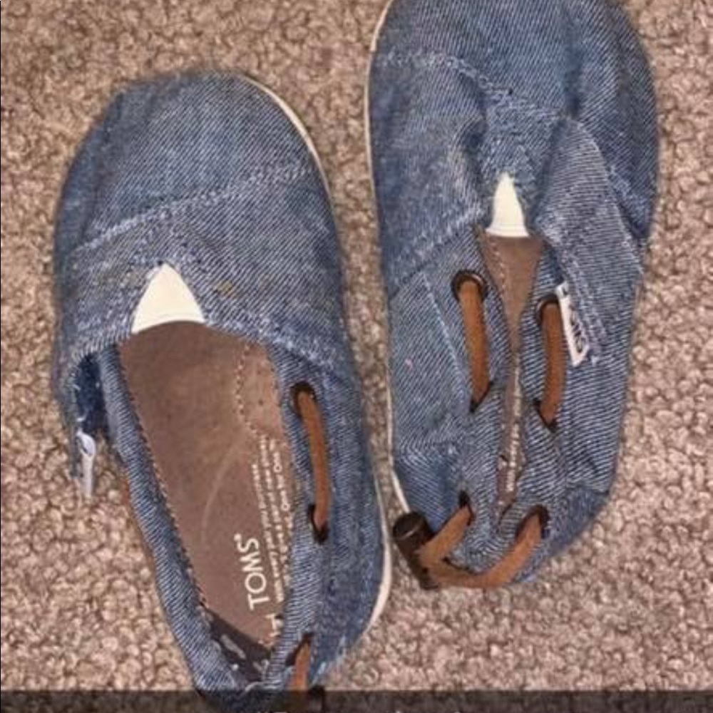 Blue jean toms